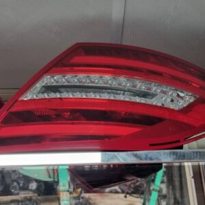 چراغ خطر عقب بنز C 2014