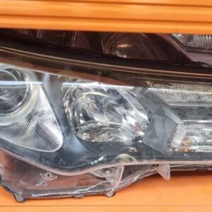 چراع جلو راست تویوتا Rav4
