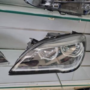 چراع جلو چپ ب ام و اتاق ۶